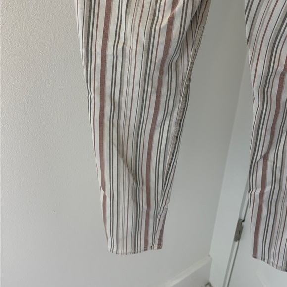 American Eagle High Waisted Striped Jeans - Picture 9 of 11